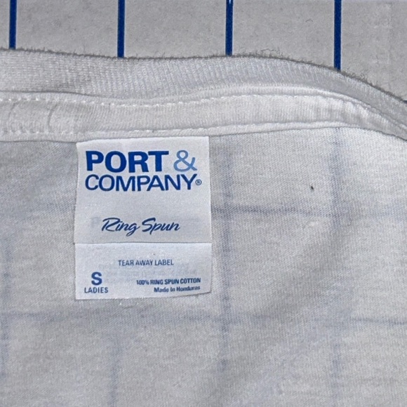 Love is a terrible thing to hate T-shirt nwot - Picture 5 of 5